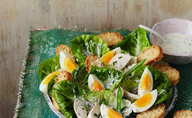 Egg and chicken ceasar salad